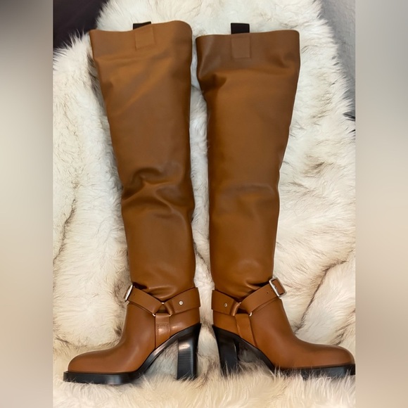 BURBERRY
Adjustable Leather Boots
Womens US 7 - Picture 9 of 13